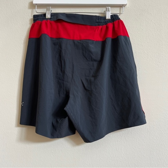 Lululemon Switch Up Short *7"
Obsidian / Dark Red - Picture 6 of 6